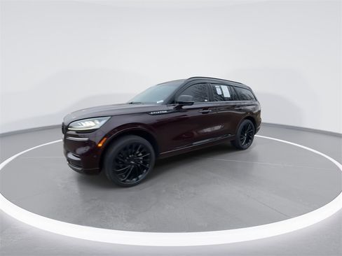 Used 2023 Lincoln Aviator Reserve w/ Equipment Group 201A image 4
