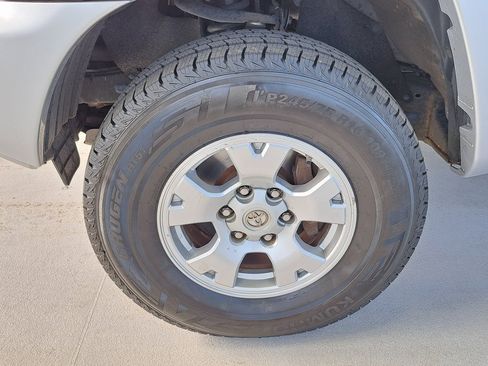 Used 2012 Toyota Tacoma PreRunner w/ SR5 Pkg image 32