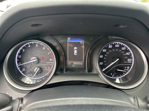 Used 2024 Toyota Camry SE image 9