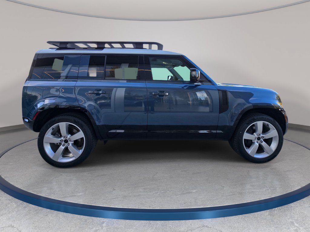 New 2026 Land Rover Defender 110 X-Dynamic SE AWD/4WD image 4