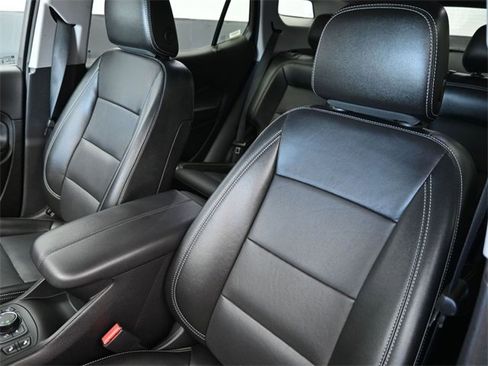 Used 2024 GMC Terrain SLT image 15