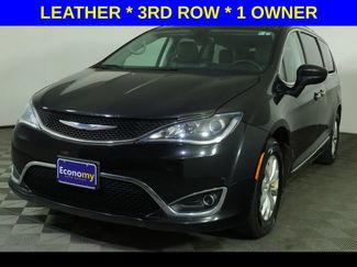 Used 2018 Chrysler Pacifica Touring-L w/ Premium Audio Group FWD video 1