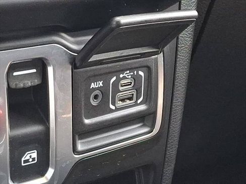 Certified 2022 Jeep Wrangler Sport AWD/4WD image 24