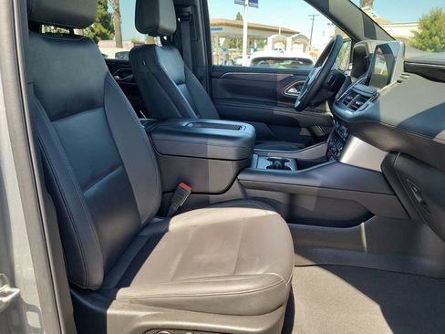 Used 2024 Chevrolet Tahoe Z71 w/ Luxury Package AWD/4WD image 18