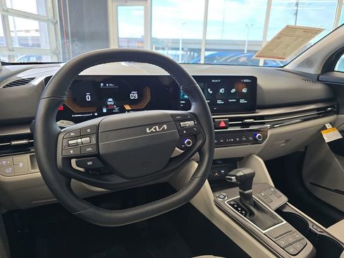 Used 2026 Kia Sportage EX image 17