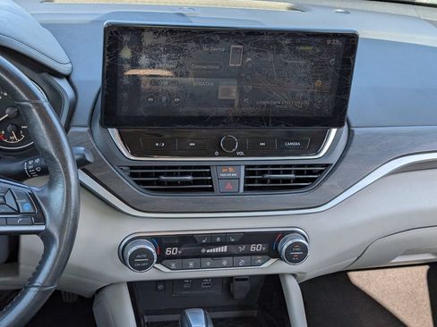Used 2023 Nissan Altima 2.5 SL FWD image 12