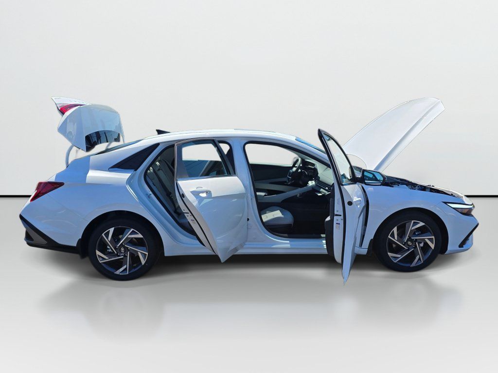 New 2026 Hyundai Elantra Limited FWD image 10