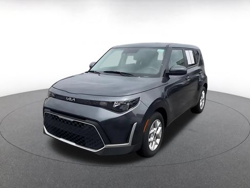 Used 2025 Kia Soul LX w/ LX Technology Package FWD image 6