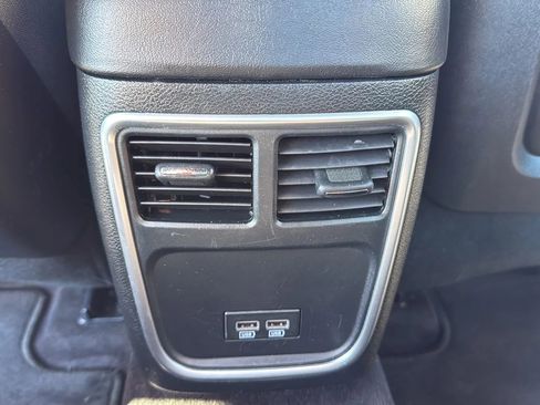 Used 2017 Dodge Charger SE image 27