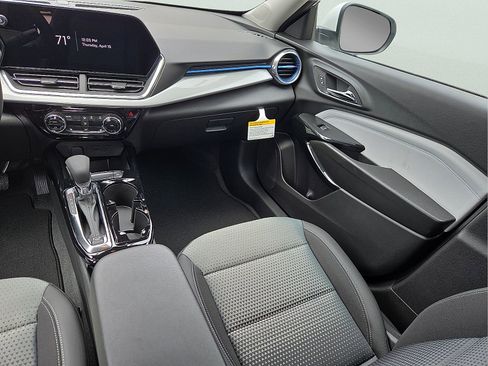 New 2026 Chevrolet Trax LT FWD image 12
