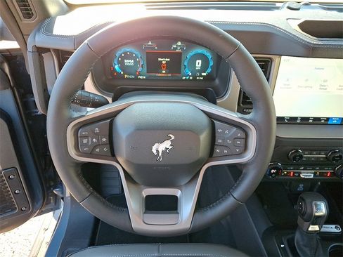 New 2025 Ford Bronco Outer Banks image 9