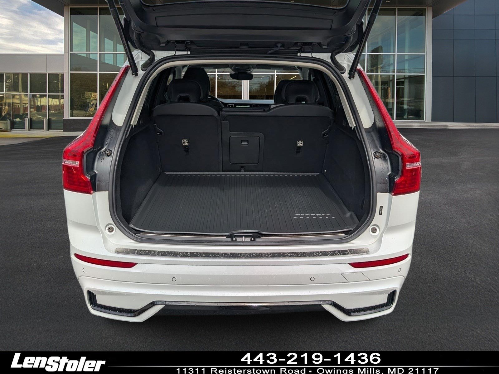 Used 2024 Volvo XC60 B5 Plus w/ Protection Package Premier AWD/4WD image 13