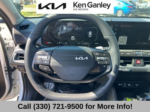 Certified 2025 Kia K4 EX image 34
