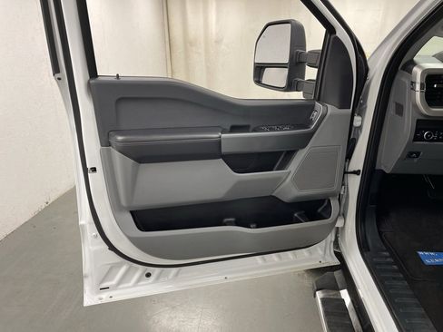 Used 2025 Ford F250 XLT image 16