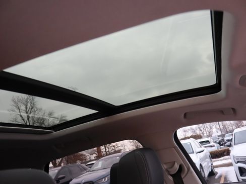 Used 2021 Audi e-tron Premium w/ Towing Package image 15