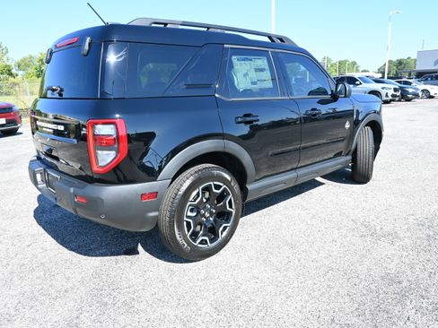 New 2025 Ford Bronco Sport Outer Banks image 2