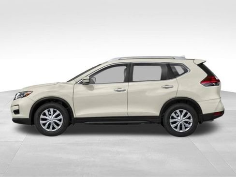 Used 2017 Nissan Rogue SV w/ SV Premium Package FWD image 3