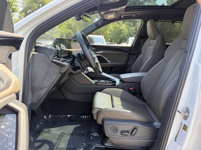 Used 2025 Audi Q5 Premium Plus w/ Premium Plus AWD/4WD image 11
