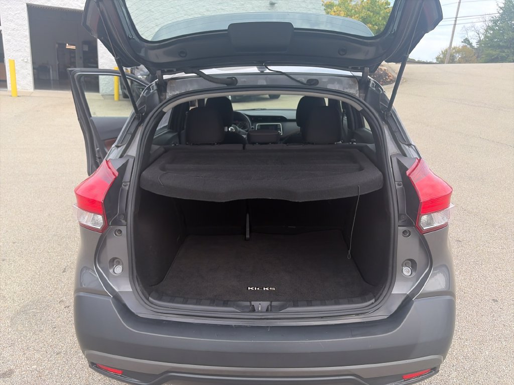 Used 2019 Nissan Kicks SR FWD image 22