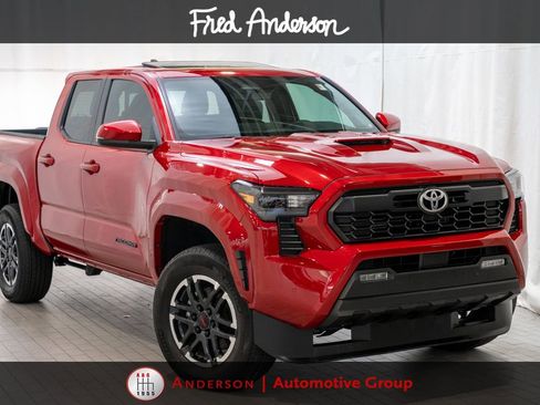 Used 2024 Toyota Tacoma TRD Sport AWD/4WD image 1