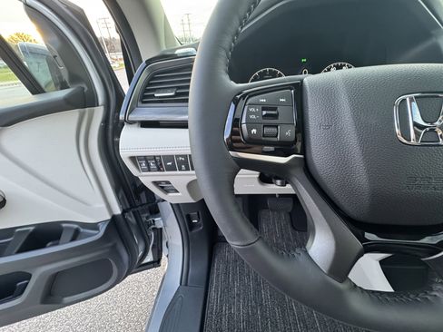 New 2026 Honda Odyssey Elite image 25