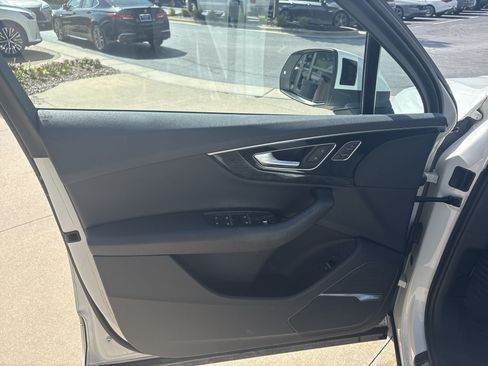 Used 2018 Audi Q7 3.0T Premium Plus AWD/4WD image 14