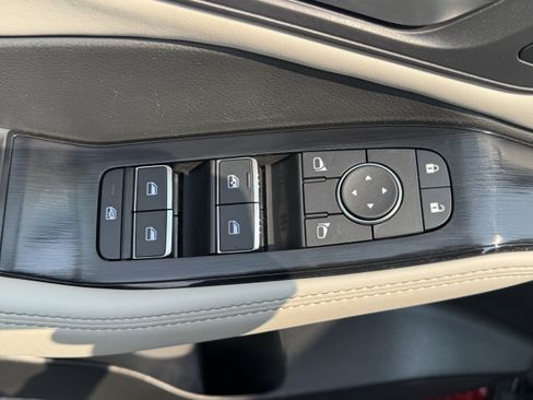 Used 2024 Nissan Rogue SL w/ SL Premium Package AWD/4WD image 16