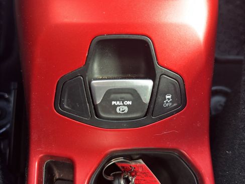 Used 2018 Jeep Renegade Trailhawk w/ Cold Weather Group II AWD/4WD image 35