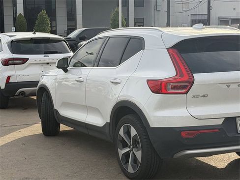 Used 2023 Volvo XC40 B5 Plus w/ Driver Assist Package image 7