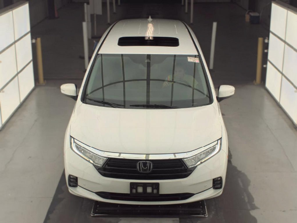 Used 2023 Honda Odyssey Touring image 2