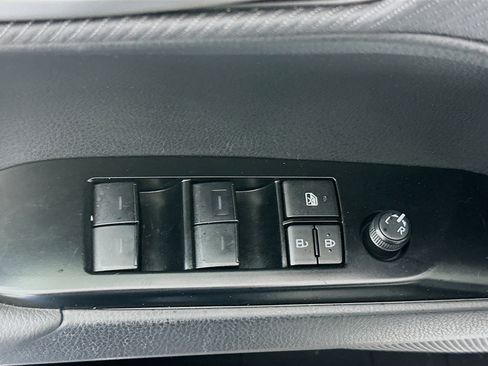 Used 2025 Toyota Camry SE image 15