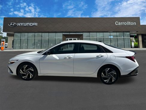 Certified 2025 Hyundai Elantra Sport FWD image 8