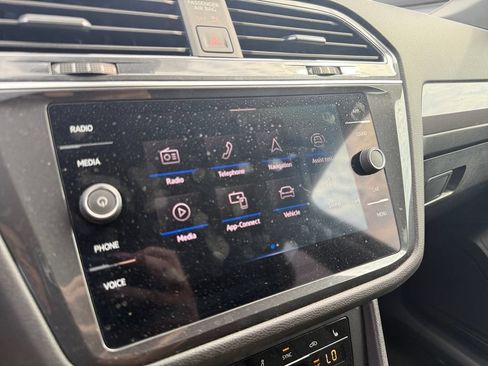 Used 2023 Volkswagen Tiguan SE AWD/4WD image 26