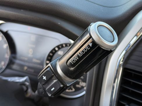 Used 2021 Nissan Titan SV w/ SV Convenience Package image 21