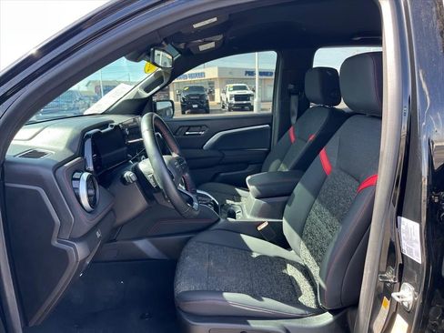 Used 2024 Chevrolet Colorado Z71 w/ Z71 Convenience Package 2 image 11