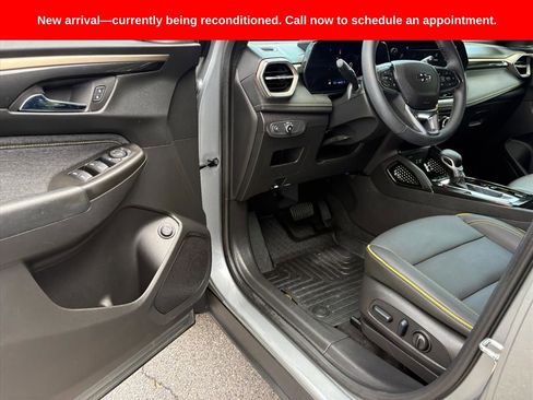 Used 2025 Chevrolet TrailBlazer ACTIV w/ Convenience Package AWD/4WD image 17