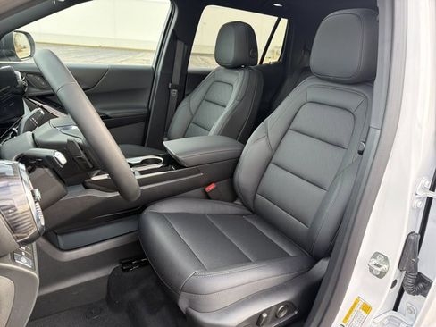 New 2026 Chevrolet Equinox LT w/ Convenience Package II image 12