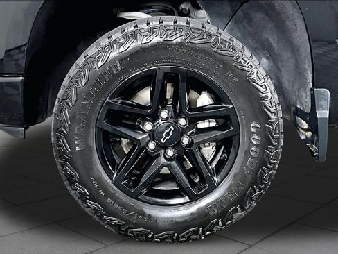 Certified 2023 Chevrolet Silverado 1500 LT Trail Boss w/ Convenience Package II AWD/4WD image 11