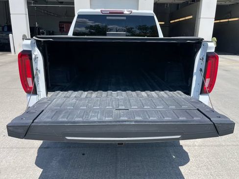 Used 2022 GMC Sierra 1500 AT4 w/ AT4 Preferred Package AWD/4WD image 23
