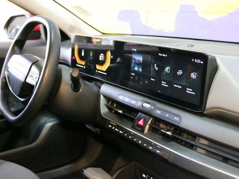 Used 2025 Kia K4 FWD image 10