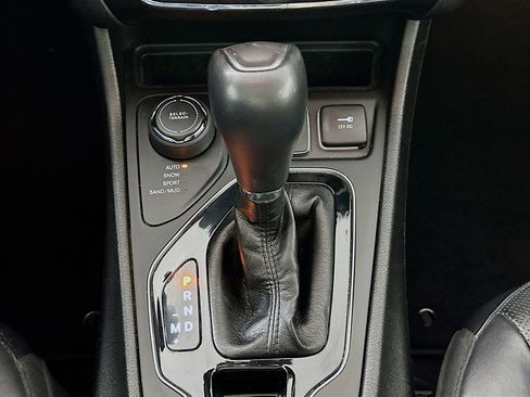 Used 2021 Jeep Cherokee Limited image 24