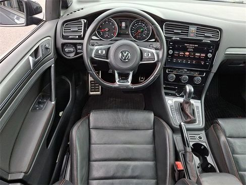 Used 2019 Volkswagen GTI SE image 2