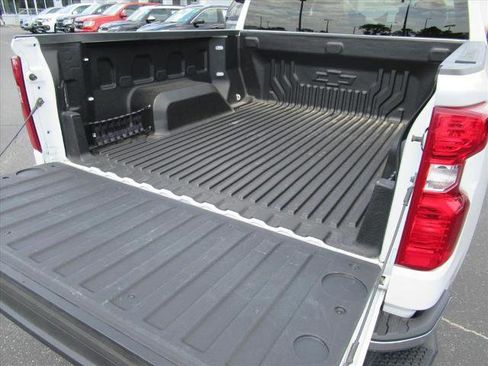 Certified 2024 Chevrolet Silverado 1500 LT image 34