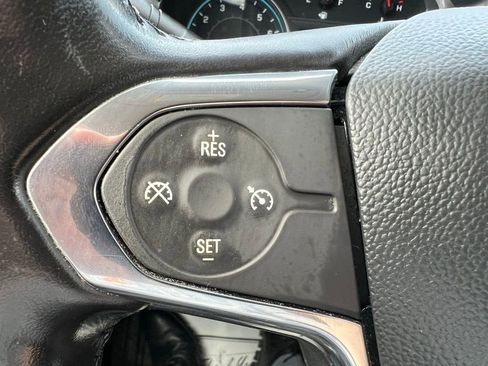 Used 2020 Chevrolet Traverse LT image 50