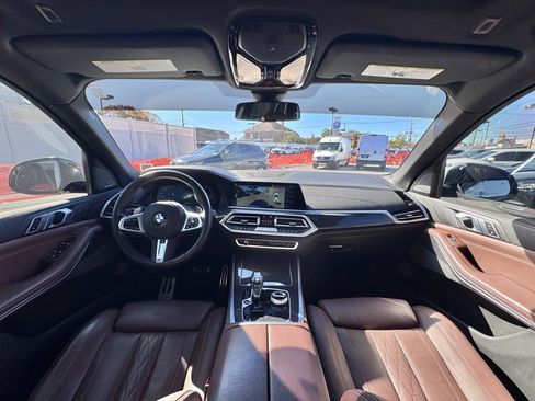 Used 2022 BMW X5 M50i w/ Executive Package image 10