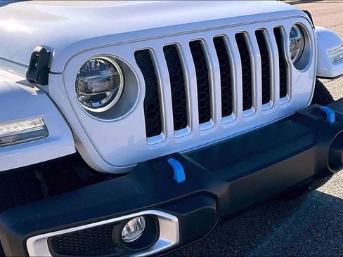 Used 2022 Jeep Wrangler Unlimited Sahara w/ Cold Weather Group image 28