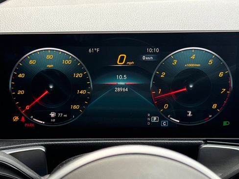 Used 2021 Mercedes-Benz GLB 250 4MATIC image 32