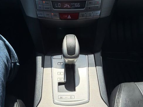 Used 2011 Subaru Outback 2.5i Limited AWD/4WD image 20