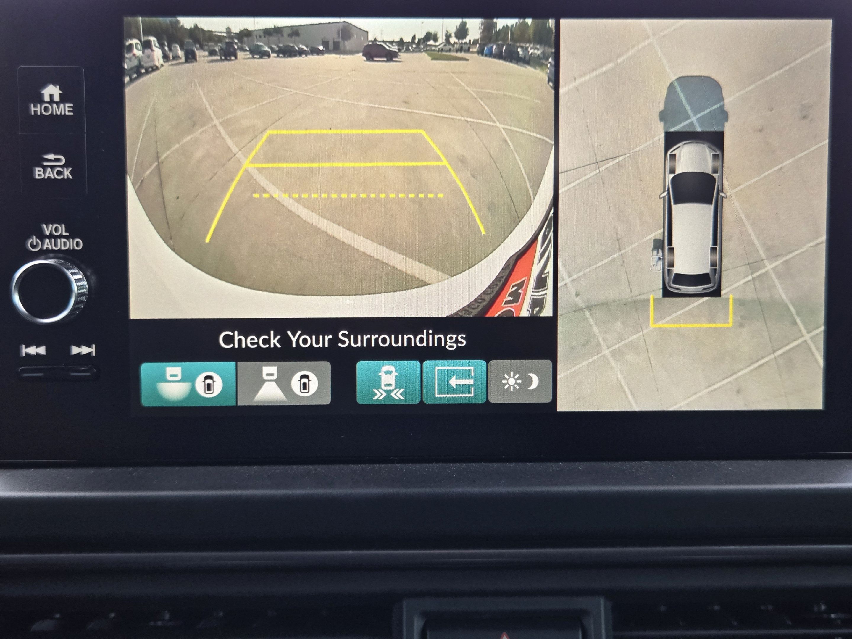 Used 2025 Honda Pilot TrailSport image 14