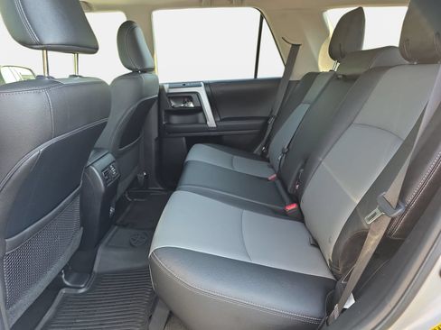 Used 2022 Toyota 4Runner SR5 Premium w/ Moonroof Package RWD image 13